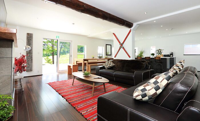 Hakuba Real Estate　Slopeside Chalet 4